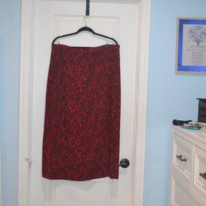 Sag Harbor Skirt SIze XL. Interlocking red and black shapes